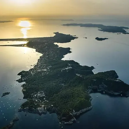Vue Sur L'archipel Des Iles D'or *